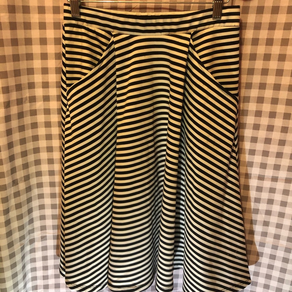 High-waisted skirt